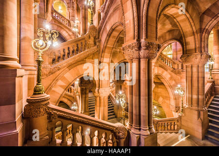 ALBANY, NEW YORK - 6. Oktober 2016: die großen westlichen Treppe von der New York State Capitol Building. Stockfoto