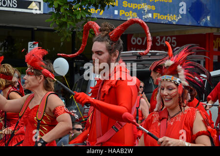 Samba Blisstas Trommelgruppe ausführen auf dem Murwillumbah Tweed Vally Banane festival Stockfoto