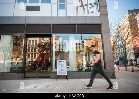 Eine Kenneth Cole speichern an der Bowery in New York auf Donnerstag, 17. November 2016.  (© Richard B. Levine) Stockfoto