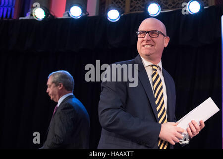 Paul Nuttall ist als der neue Ukip Führer im Emmanuel Centre in Westminster, London angekündigt. Stockfoto