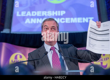 Ehemaliger UKIP Führer, Nigel Farage, hält eine Rede vor der Ankündigung des neuen Führers der UKIP, Paul Nuttall Stockfoto