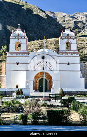 Die Kirche San Francisco, Lari, Colca Canyon, Arequipa, Peru Stockfoto