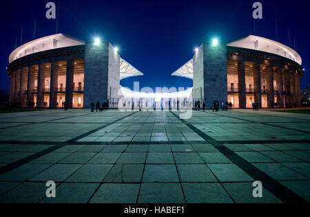 Berlin, Deutschland. 27. November 2016. Das Olympiastadion (Olympiastadion), Heimspielstätte des deutschen Fußball-Bundesliga-Fußball club Hertha BSC in Berlin, Deutschland, 27. November 2016. -KEIN Draht-SERVICE - Foto: Thomas Eisenhuth/Dpa-Zentralbild/ZB/Dpa/Alamy Live News Stockfoto