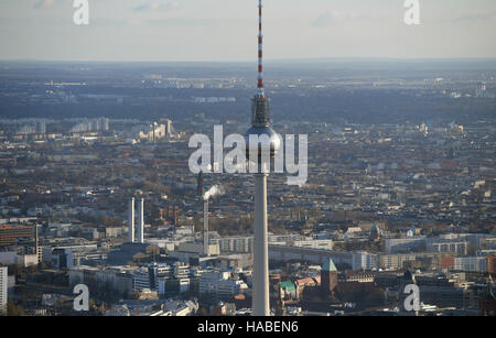 Berlin, Deutschland. 28. November 2016. Die Skyline von Berlin-Mitte mit dem Alexander Fernsehturm in Berlin, Deutschland, 28. November 2016. Foto: Soeren Stache/Dpa/Alamy Live News Stockfoto