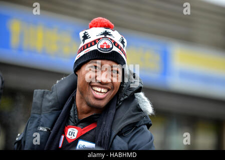 Ottawa, Kanada. 29. November 2016. MVP Henry Burris während der Grey Cup Parade auf der Bank Street.  Die 41-jährige Quarterback führte die Ottawa-Redblacks, nur die 3. Staffel der Stadt erste CFL Meisterschaft in 40 Jahren mit einem Überraschungssieg über Calgary Stampeders. Bildnachweis: Paul McKinnon/Alamy Live-Nachrichten Stockfoto