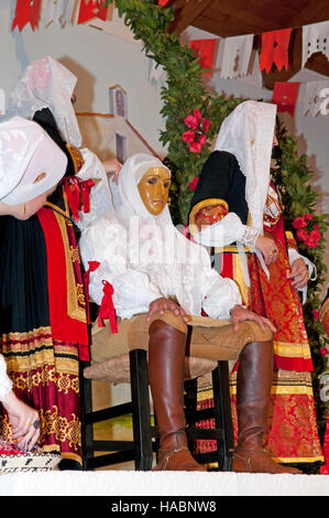 Ritual der Su Composidori dressing, Sartiglia fest, Oristano, Sardinien, Italien, Europa Stockfoto