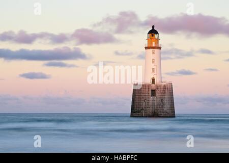 Sonnenuntergang am berühmten Rattray Head Lighthouse Stockfoto