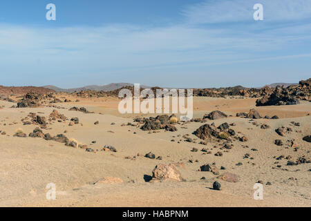 Vulkanlandschaft mit Mondoberfläche im Nationalpark El Teide auf Teneriffa in Spanien. Stockfoto