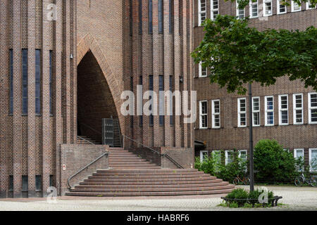 Berlin. Deutschland. Kirche Am Hohenzollernplatz. 1930-1933 nach einem Entwurf von Fritz Höger erbaut. Stockfoto