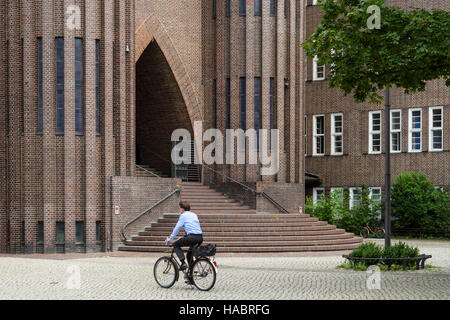 Berlin. Deutschland. Kirche Am Hohenzollernplatz. 1930-1933 nach einem Entwurf von Fritz Höger erbaut. Stockfoto