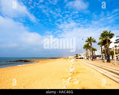 Strand in Quarteira - Region Algarve, Portugal Stockfoto