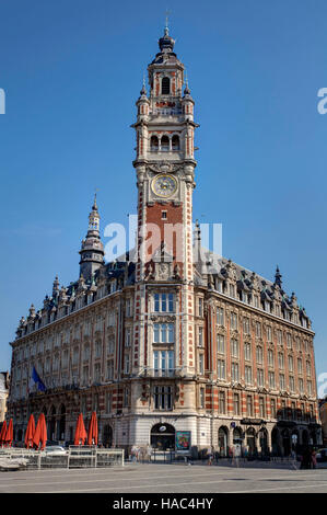 Lille (Nordfrankreich): der Glockenturm und die Uhr von der Industrie und Handelskammer Stockfoto