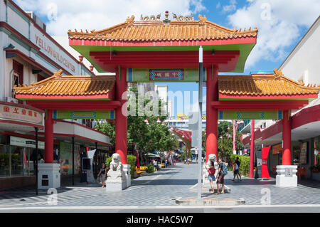 Paifang Eingangstor zur Chinatown Mall, Chinatown, Fortitance Valley, Brisbane, Queensland, Australien Stockfoto