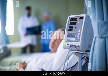 Herzfrequenz-Monitor im Krankenhaus Stockfoto