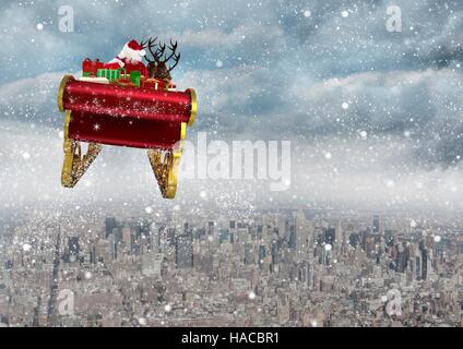 3D-Santa Claus-Reiten-Rentier-Schlitten über der Stadt Stockfoto