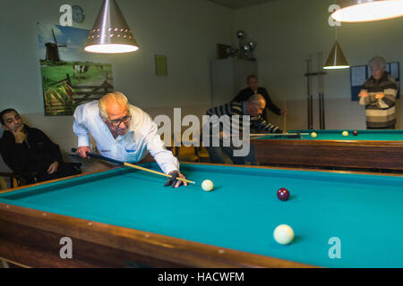 Aktivitäten in einem Gemeindezentrum in den Niederlanden Stockfoto