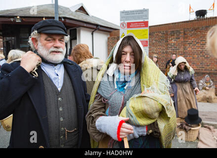 Viktorianische Festival in Portsmouth Historic Dockyards Sonntag, 27. November 2016. Faszinierende Einblicke in das viktorianische London, Stockfoto