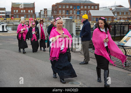 Viktorianische Festival in Portsmouth Historic Dockyards Sonntag, 27. November 2016. Faszinierende Einblicke in das viktorianische London, Stockfoto