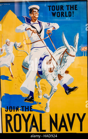 Hampshire, Portsmouth, Portsmouth Historic Dockyard, das National Museum, Royal Navy, historische königliche Marine Recruitment Poster Stockfoto