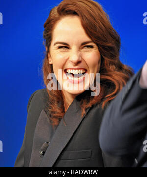 NEW YORK, NY. 8. Dezember 2015.  Michelle Dockery (Lady Mary) im Rahmen des Panels "Downtown Abbey" PBS. © Veronica Bruno/Alamy Stockfoto