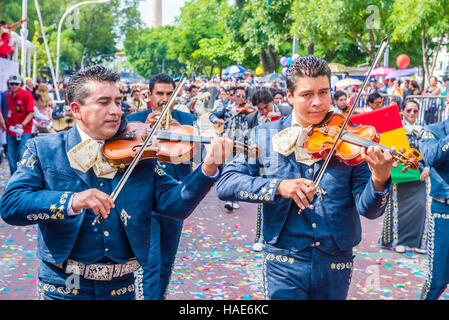 Teilnehmer an einer Parade während des 23. internationalen Mariachi & Charros Festivals in Guadalajara Mexiko Stockfoto