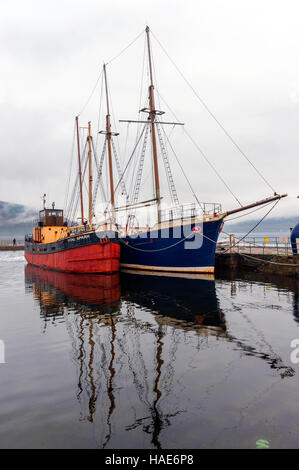 Die Vital Spark Clyde Puffer gefesselt an der Pier in Inverary Schottland Stockfoto