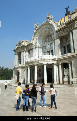 Vorderansicht des Palacio de Bellas Artes in Mexico City, Mexiko Stockfoto