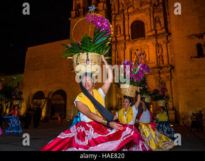 Teilnehmer auf einem Karneval der Tag der Toten in Oaxaca, Mexiko Stockfoto