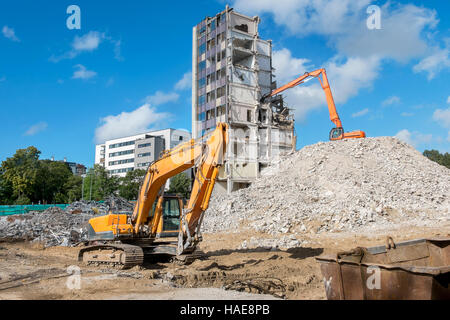 Zerstörung des hohen Gebäudes Stockfoto