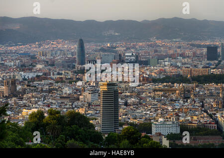 Panoramablick auf Barcelona Sehenswürdigkeiten vom Montjuic Berg, Spanien Stockfoto