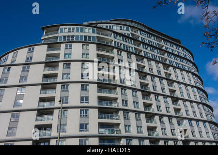 High-Rise Wohnungen/Apartments in Woking, Surrey, UK Stockfoto