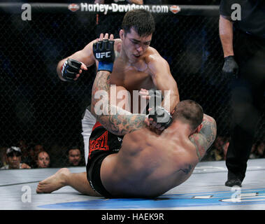 Lyoto Machida, Top, kämpft Thiago Silva bei UFC 94 im MGM Grand Arena, am 31. Januar 2009 in Las Vegas, NV. Francis Specker Stockfoto