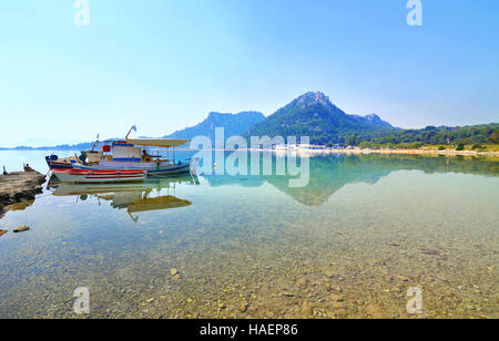 Landschaft des Heraion See - Vouliagmeni Loutraki, Griechenland Stockfoto