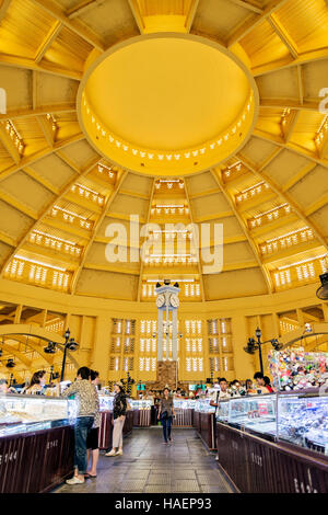 Psar Thmei alte Art-deco-Stil Zentralmarkt Interieur in Phnom Penh Kambodscha Stockfoto