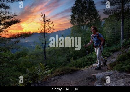 WANDERN AUF DEM GR20, (2 B) OBERE KORSIKA, FRANKREICH Stockfoto