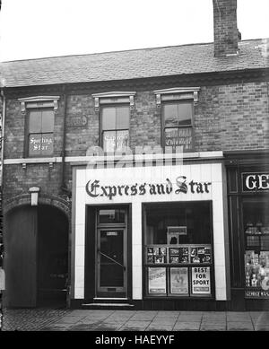 & Star Express Zeitungsbüro in alten Hill West Midlands 1953 Stockfoto