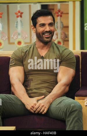 John Abraham, Indian Bollywood Schauspieler während der Promotion des Films Force 2 auf den Sets der Kapil Sharma Show in Mumbai Indien Asien Stockfoto