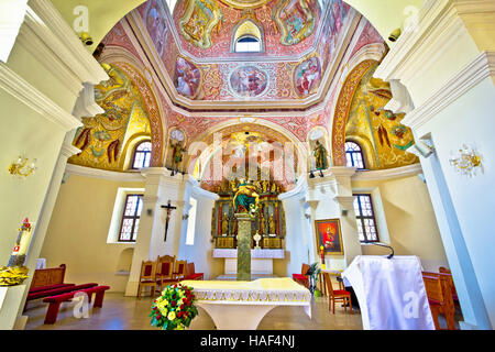 Historische Kirche Altar Blick in Krizevci, Kroatien, Stockfoto