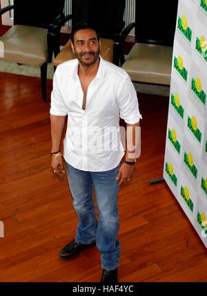 Bollywood-Schauspieler Ajay Devgn Pressekonferenz Smile Foundation, neue Kampagne sie können fliegen Mumbai bekannt zu geben Stockfoto