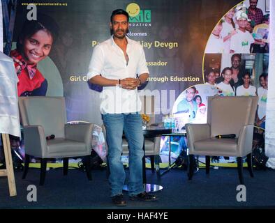 Bollywood-Schauspieler Ajay Devgn Pressekonferenz der Smile Foundation verkünden neue Kampagne sie können fliegen Mumbai Stockfoto