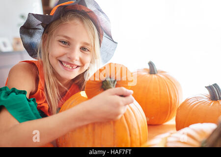 Porträt eines Mädchens in der Halloween-Zeit Stockfoto