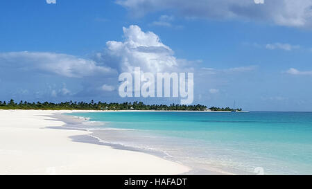 White Sand Beach in tropischen Paradies am St John's Antigua und Barbuda. Prinzessin Diana Beach. Karibik Stockfoto