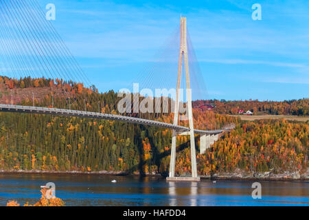 Schrägseilbrücke in Norwegen, Skarnsund Bridge Stockfoto