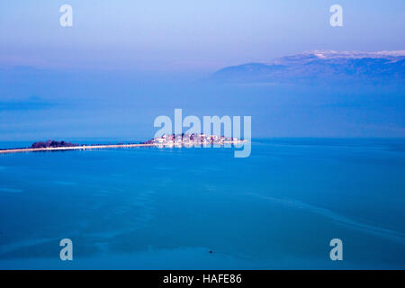 Egirdir See und Stadt von Egirdir, die sich in der Provinz Isparta. Stockfoto