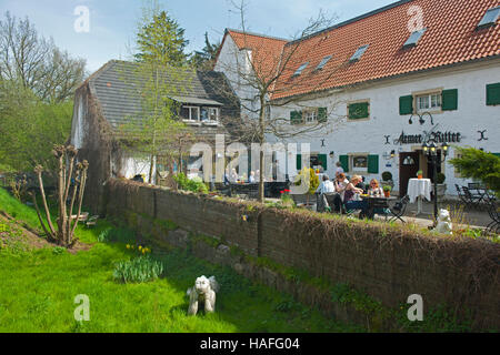 Deutschland, Nordrhein-Westfalen, Kreis Mettmann, Wülfrath, Ortsgemeinde Düssel, Wasserburg Haus Düssel, Restaurant "Armer Ritter" Stockfoto