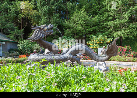 Bronzene Drachen Brunnen am Butchart Gardens Brentwood Bay, British Columbia, Kanada, in der Nähe von Victoria auf Vancouver Island Stockfoto