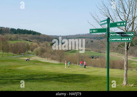 Deutschland, Nordrhein-Westfalen, Kreis Siegen-Wittgenstein, Kreuztal, Golfclub Siegerland Im Heestal Stockfoto