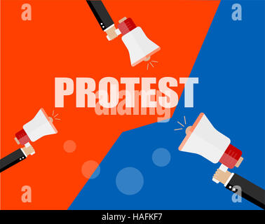 Hände halten Protest Zeichen und Megafon, Masse der Menschen Demonstranten Hintergrund, Politik, politische Krise Poster, Fäuste, Revolution Spannplakate Konzept s Stockfoto