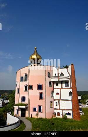 Exzentrischer Architektur der Rogner Therme und Hotel, entworfen von Friedensreich Hundertwasser in Bad Blumau, Österreich, Europa Stockfoto