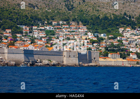 Die Mauern von Dubrovnik, steinerne Mauern umgeben alte Stadt Dubrovnik, Kroatien. Stockfoto